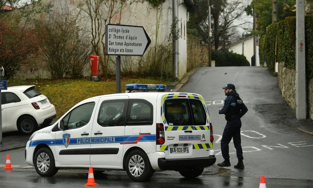 Aluno mata professora a facada no sudeste da França