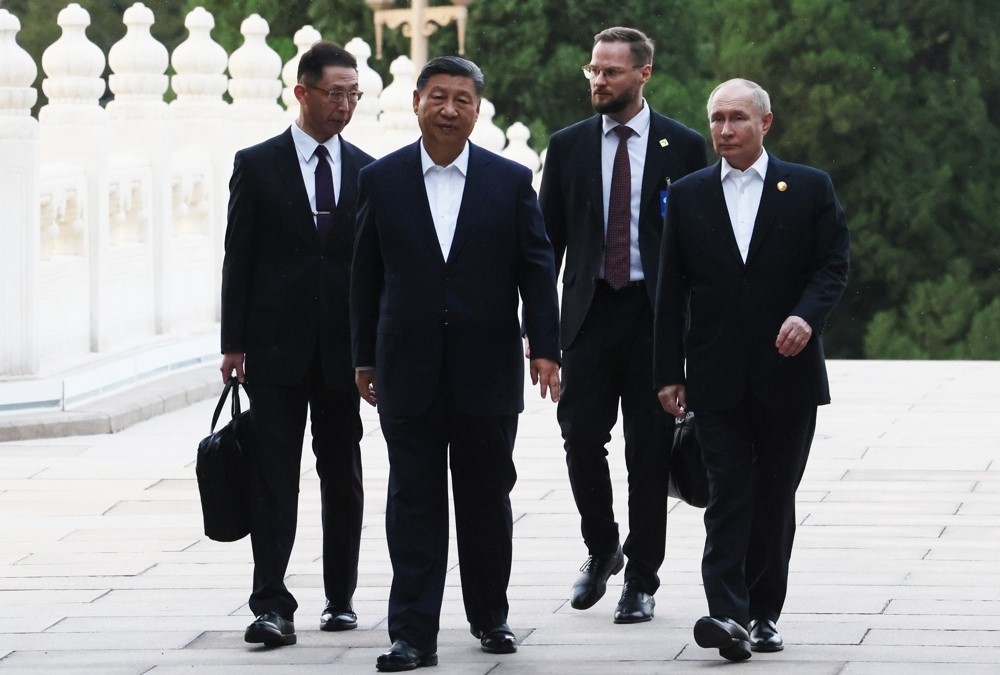 Xi Jinping e Vladimir Putin fortalecem parceria comercial em Pequim
