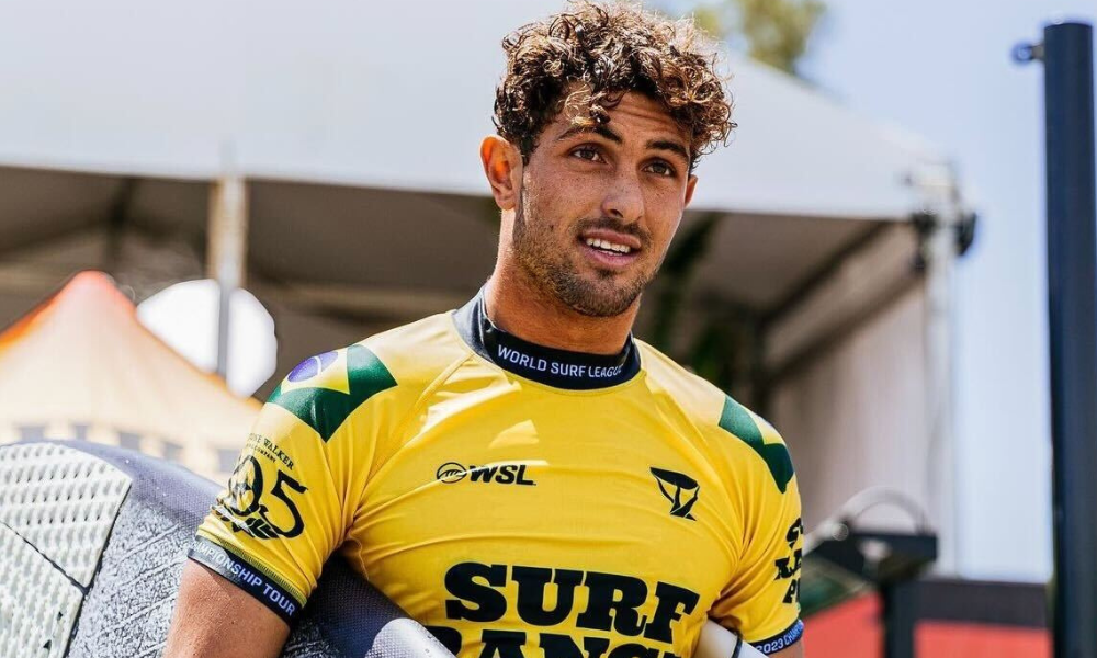 Top-3 do surfe no mundo, João Chumbinho vive auge na elite do esporte e batalha pelo sonho: ‘Vou lutar pela vaga olímpica’ 