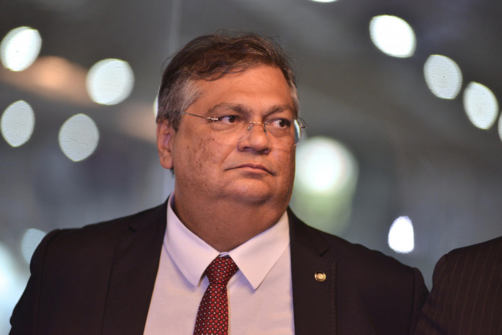 Dino diz que decisão de Moraes é ‘passo importante’ contra ‘faroeste digital’