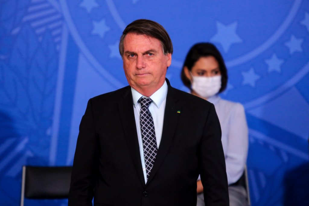 Bolsonaro diz que governo vai ofertar vacina ‘gratuita e não obrigatória a todos’