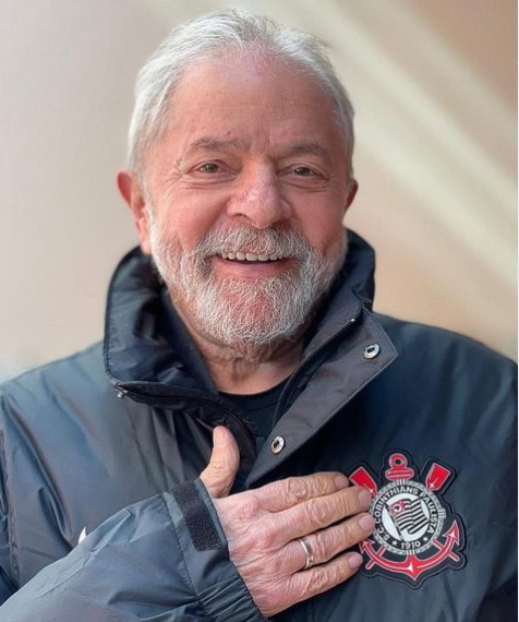 Corintiano, Lula recebe parabéns do clube após eleição: ‘Festa da democracia’