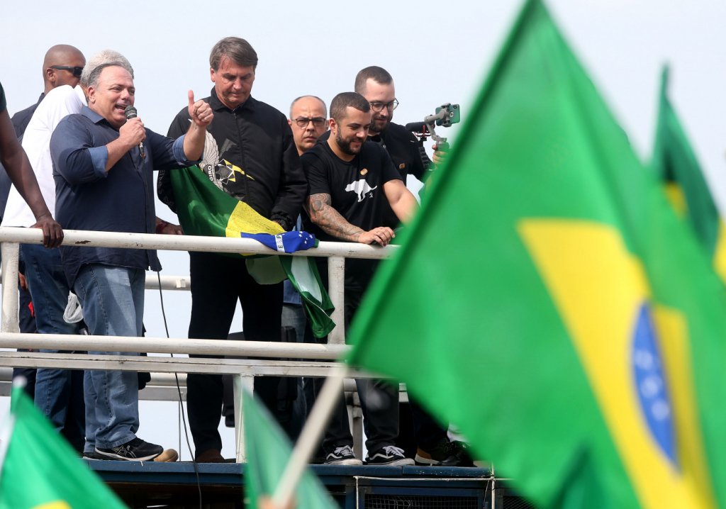 Exército decide não punir Pazuello por participar de manifestação com Bolsonaro