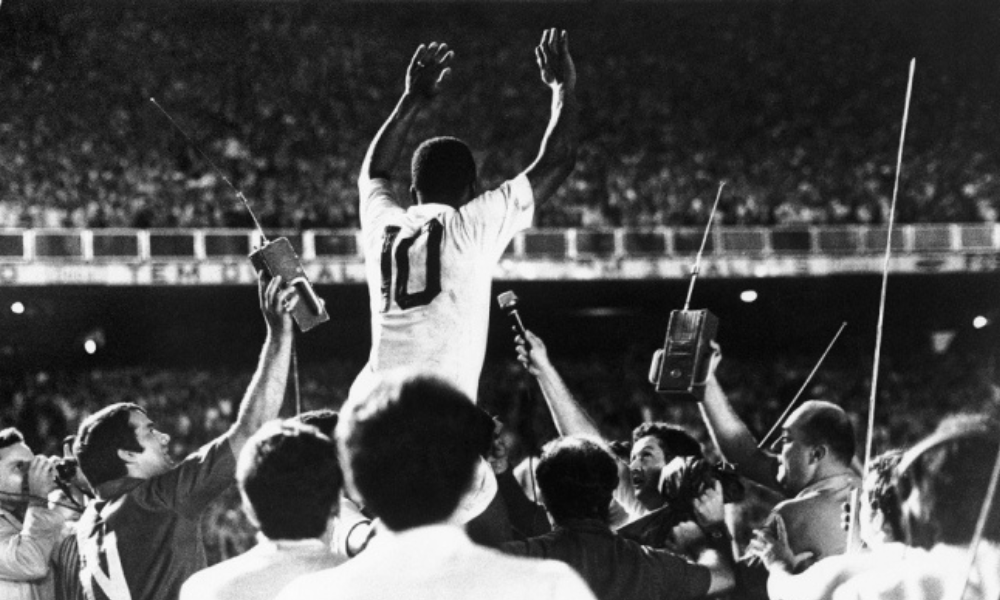 Família de Pelé pedirá ao Santos para que aposente a camisa 10