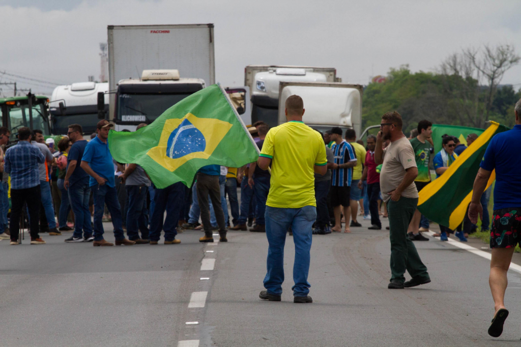 MP de São Paulo cria núcleo para investigar bloqueios em estradas do país