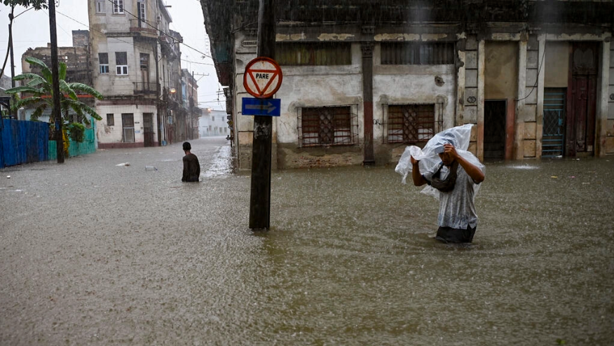 Havana tem mortes, milhares de evacuados e apagões devido às fortes chuvas