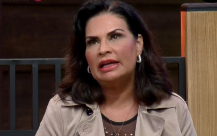 ‘A Fazenda 13’: Solange Gomes vira piada ao dizer que sofre ‘gostosofobia’