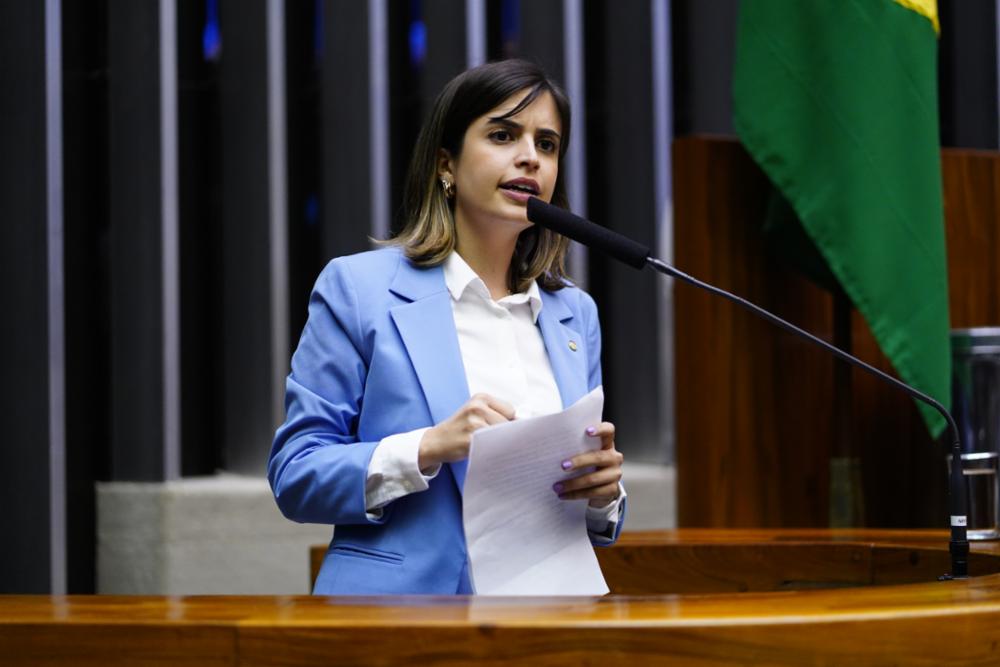 Ala do PSDB atua para levar Tabata Amaral para a sigla, diz dirigente