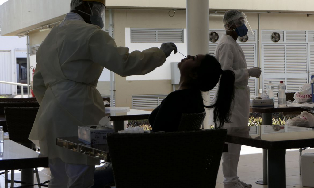 Ceará confirma três casos de ‘flurona’, infecção simultânea por Covid-19 e gripe