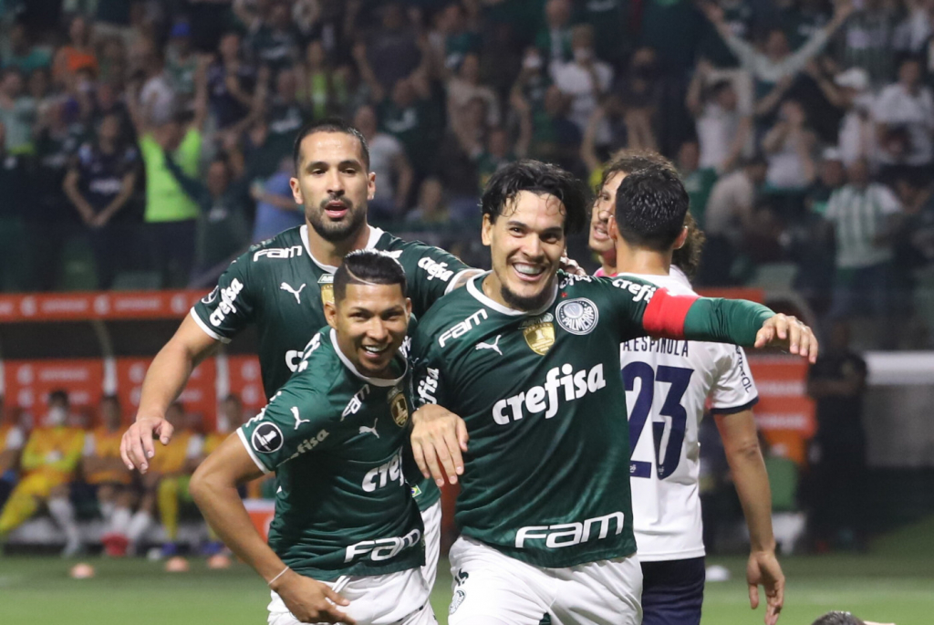 Rony marca de bicicleta, Palmeiras goleia Cerro Porteño por 5 a 0 e avança às quartas da Libertadores