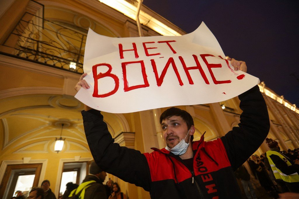 Mais de mil pessoas são detidas em protestos na Rússia neste domingo, diz ONG