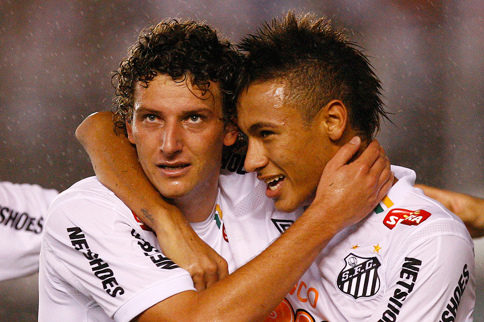 Neymar relembra 10 anos do tri do Santos na Libertadores: ‘Está gravado na memória’