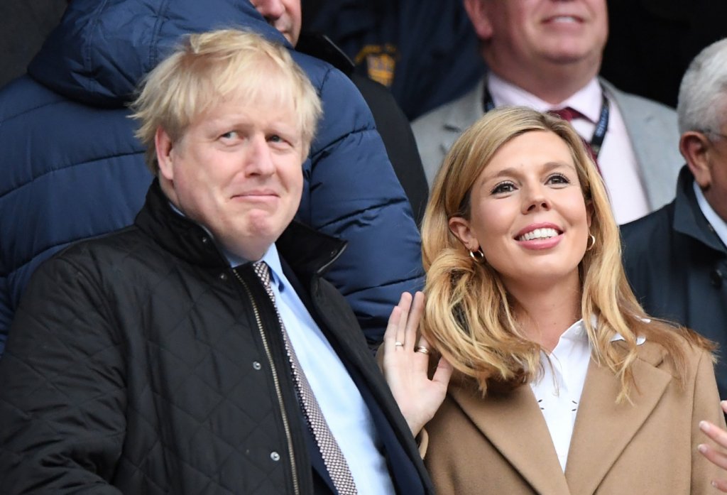 Boris Johnson e Carrie Symonds se casam em cerimônia secreta em Londres