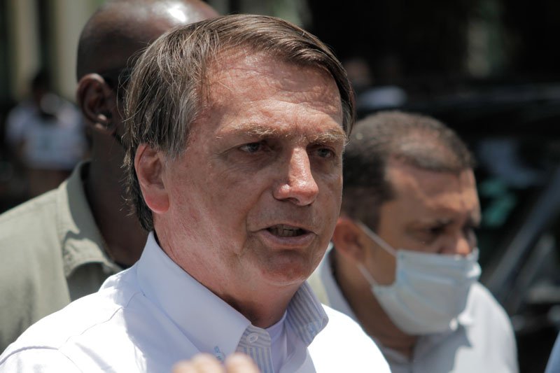 Bolsonaro diz que laboratórios é que deveriam ‘ir atrás’ para vender vacinas ao Brasil
