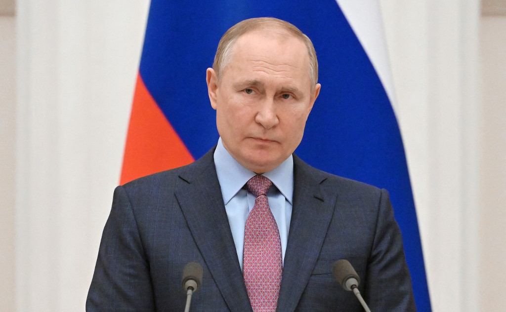 Ucrânia deixará de ser atacada quando parar de resistir, afirma Putin