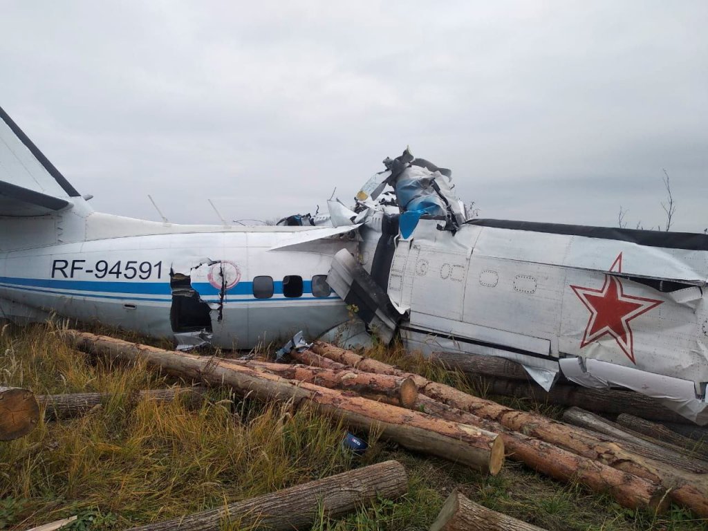 Queda de avião deixa pelo menos 16 mortos na Rússia