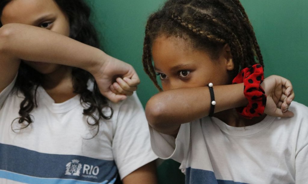 Em meio a epidemia, Rio cria novos postos para atendimento de pessoas com gripe