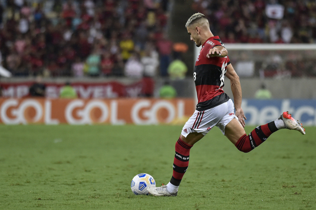 Flamengo confirma saída de Andreas Pereira: ‘Desejamos sucesso na carreira’ 