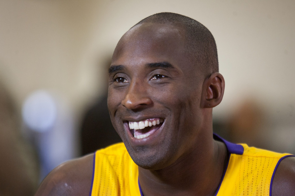 Los Angeles Lakers anuncia estátua em homenagem a Kobe Bryant para 2024