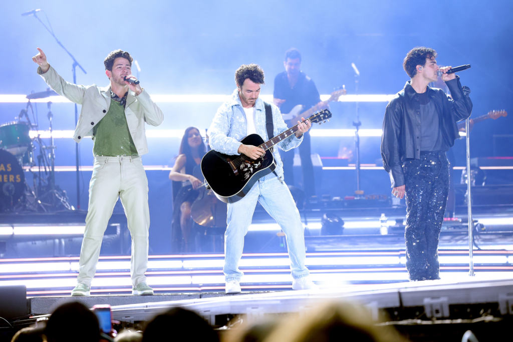 Após dez anos, Jonas Brothers volta ao Brasil com show em São Paulo; veja data e preços