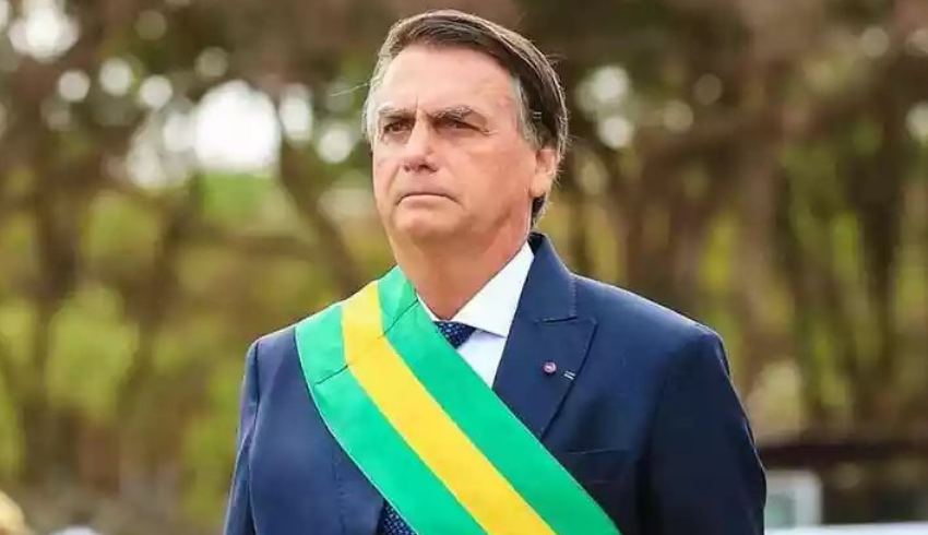 Em SC, Bolsonaro projeta metas para eleições de 2024 e diz que ‘filho 04’ pode ser candidato