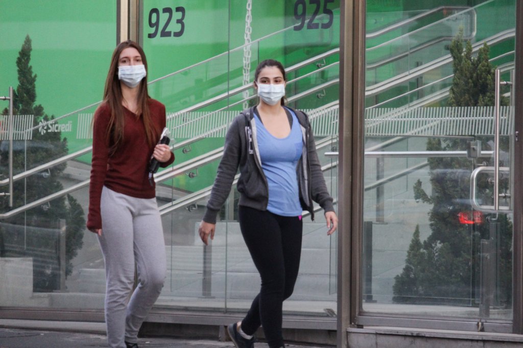 Prefeitura de São Paulo decide manter uso de máscaras obrigatório