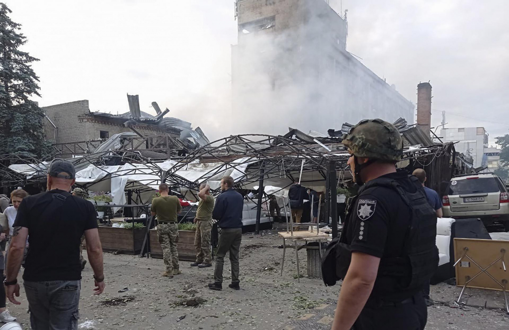 Ataque a restaurante na Ucrânia deixa ao menos 10 mortos e 60 feridos