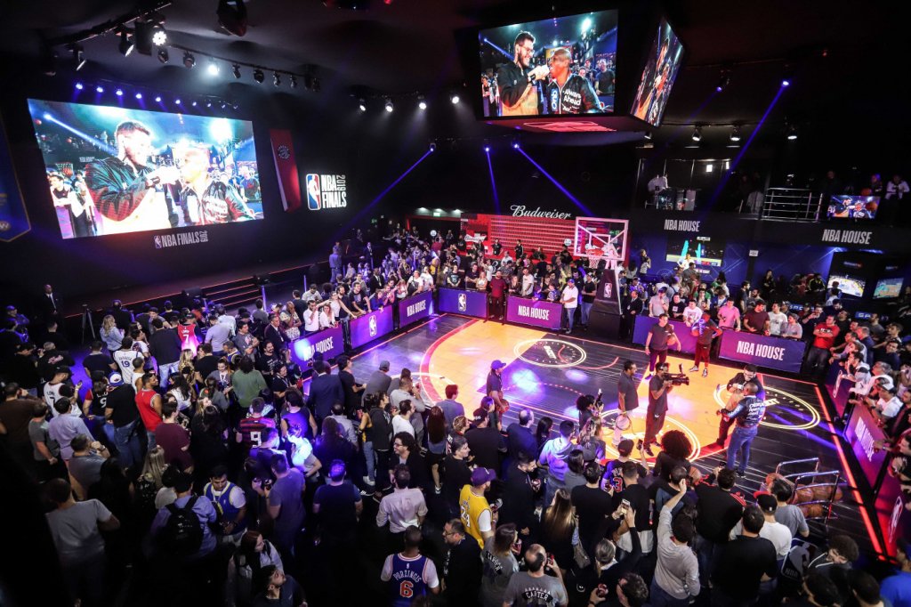 Depois de dois anos, ‘NBA House’ volta a São Paulo para as Finais 2022