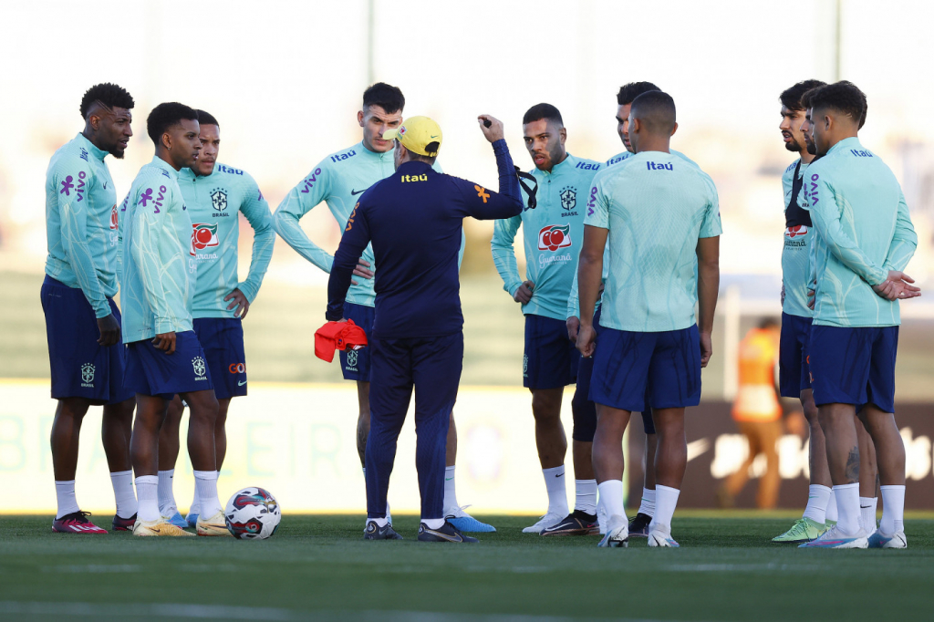 Seleção brasileira se apresenta no Marrocos e já faz primeiro treino