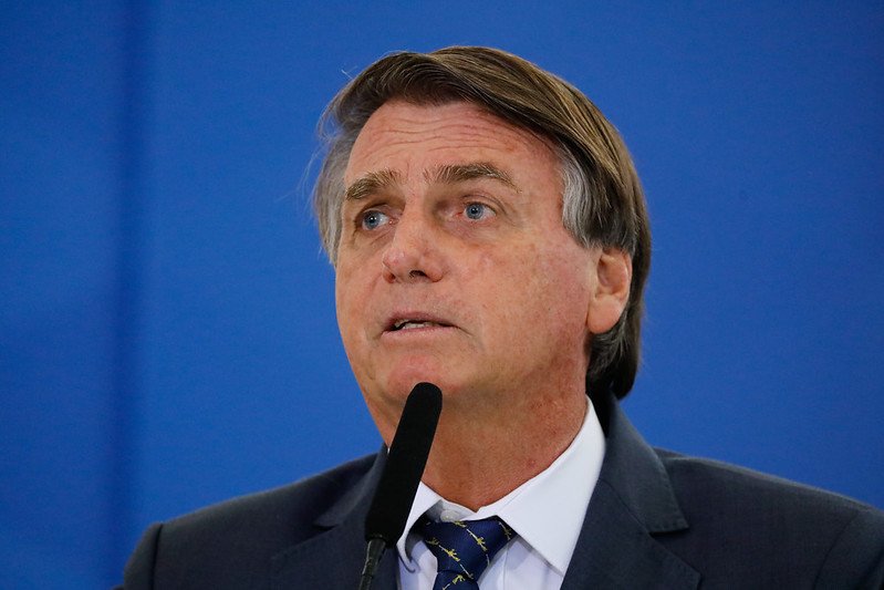 Bolsonaro promete rebaixar pandemia de Covid-19 para endemia: ‘Portaria sai neste mês’