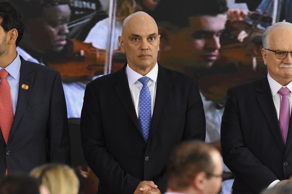 Moraes defende regulamentação de redes e diz que ‘só continuarão a operar se respeitarem a legislação brasileira’