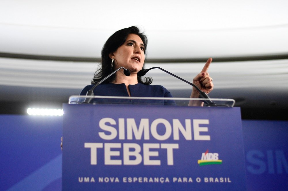 Simone Tebet se lança candidata à presidência pelo MDB e critica ‘aventureiros’ e ‘líderes que dividem o país’