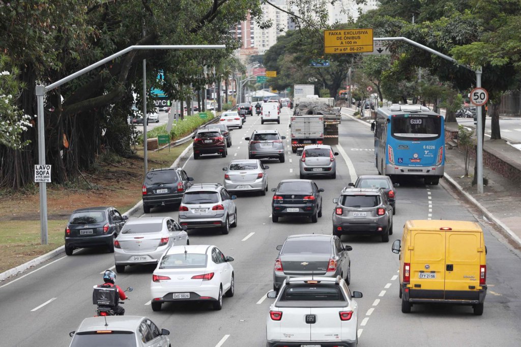 Com aumento de pontos na CNH, nova lei de trânsito começa a vigorar