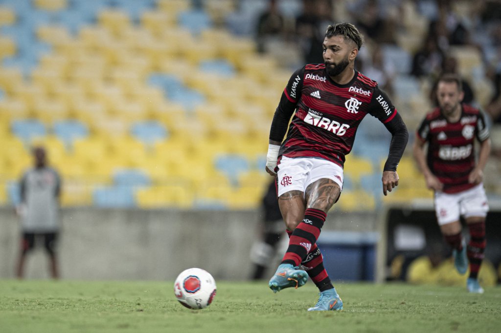 No primeiro jogo da semifinal do Carioca, Flamengo vence o Vasco por 1 a 0