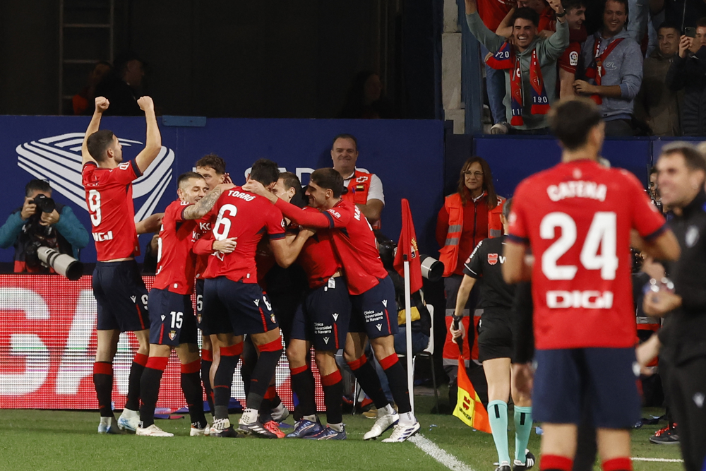 Barcelona é atropelado pelo Osasuna e vê invencibilidade chegar ao fim 