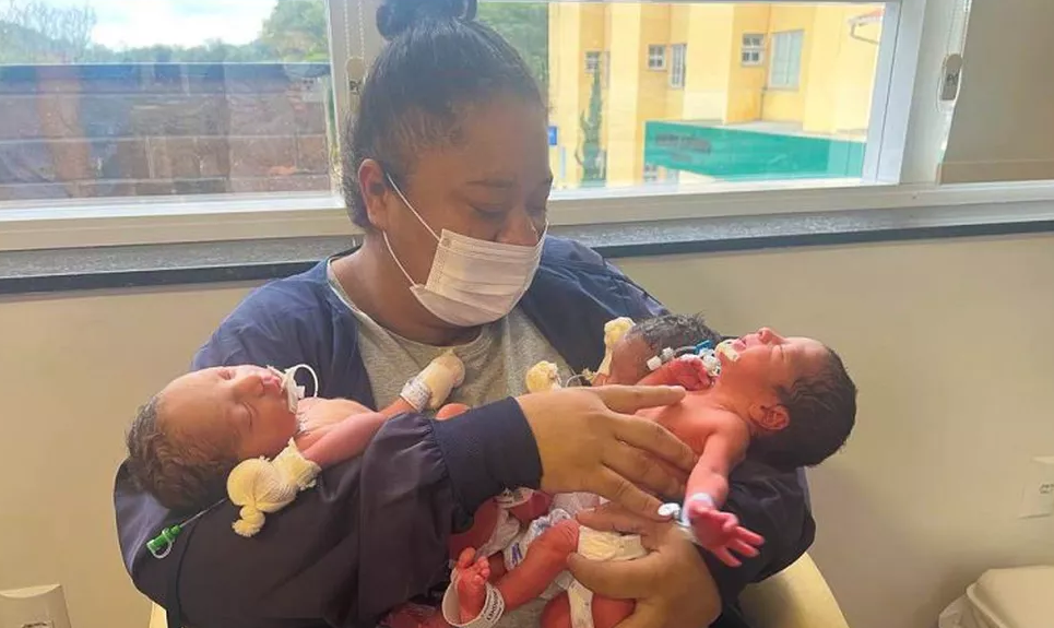 Após ser mãe de gêmeos há 10 meses, mulher dá à luz a trigêmeos em Santa Catarina