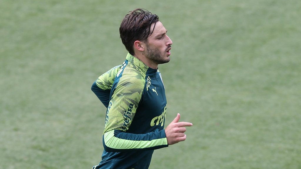 Roma confirma contratação do uruguaio Matías Viña, do Palmeiras