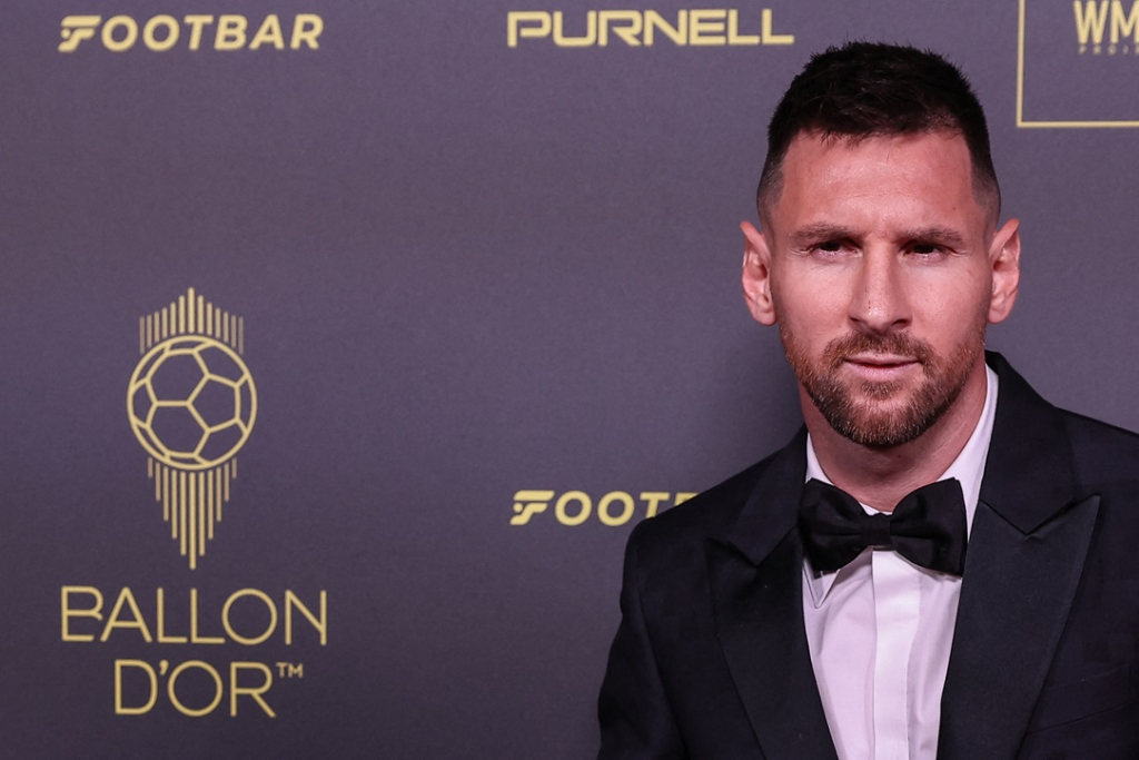 Lionel Messi supera Haaland e é eleito o melhor jogador do ano pela oitava vez