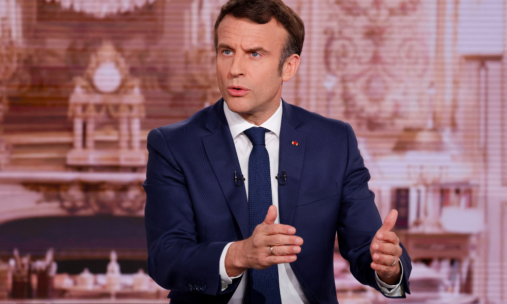 Eleições na França: Macron e Le Pen vão se enfrentar no segundo turno, aponta boca de urna