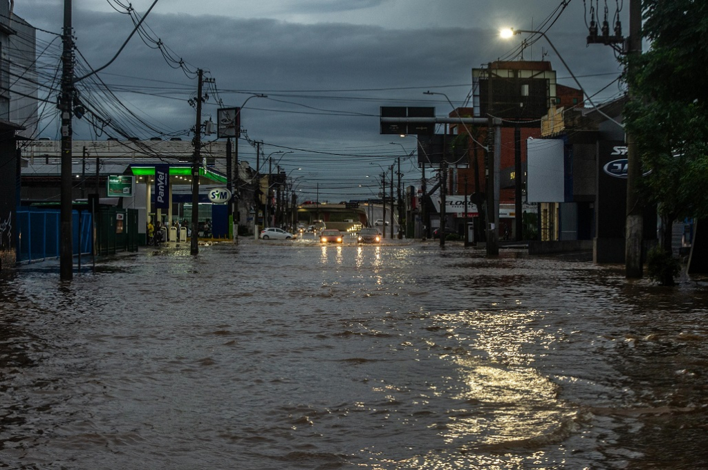 Sobe para 13 o número de mortes devido às fortes chuvas no Rio Grande do Sul