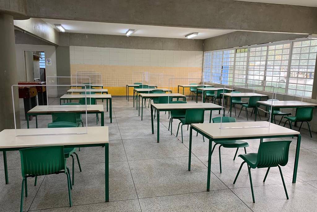 A menos de dois meses para volta às aulas, São Paulo não sabe quando estudantes retornarão às escolas
