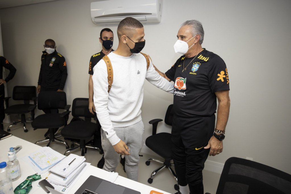 Richarlison comemora retorno à seleção brasileira: ‘Friozinho na barriga’