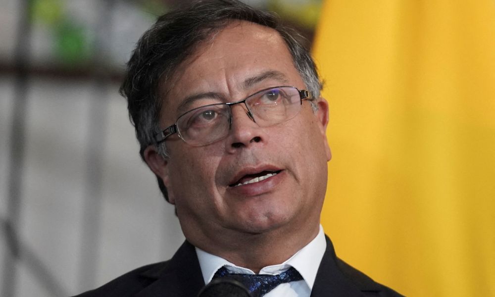 Gustavo Petro, primeiro esquerdista a chegar ao poder na Colômbia, assume como presidente