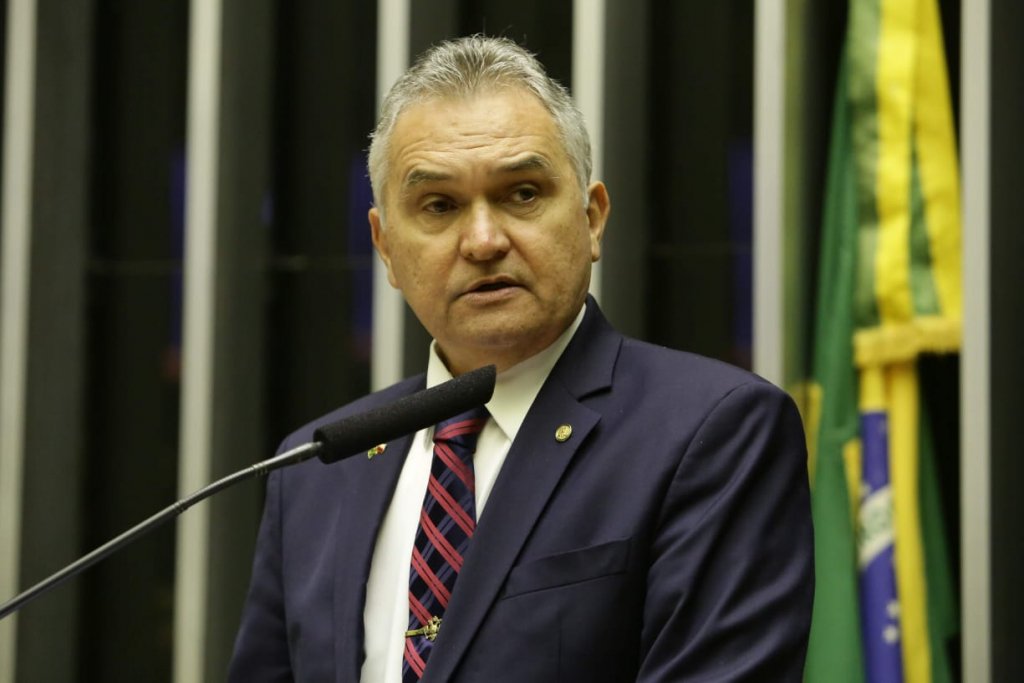 Fala de Lula sobre retirar militares do governo ‘é classificada como ato terrorista’, diz General Girão