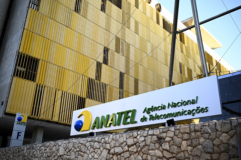 Anatel divulga lista com mais de 2.000 empresas de apostas irregulares no Brasil 