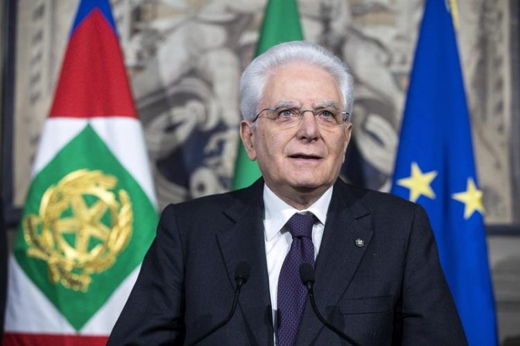 Sergio Mattarella é reeleito presidente da Itália