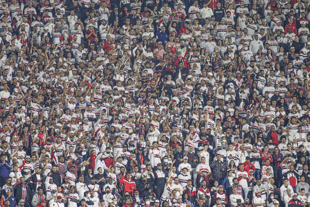 São Paulo x Corinthians tem o maior público do Brasileirão 2021; veja lista 