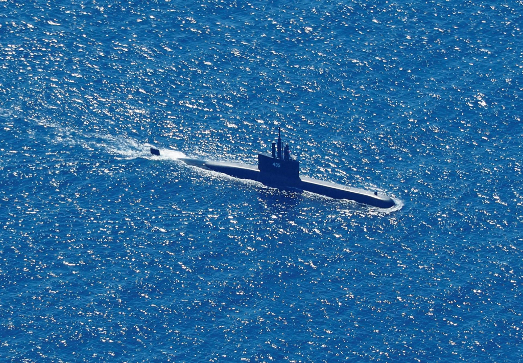 Submarino desaparecido na Indonésia pode ficar sem oxigênio até sábado