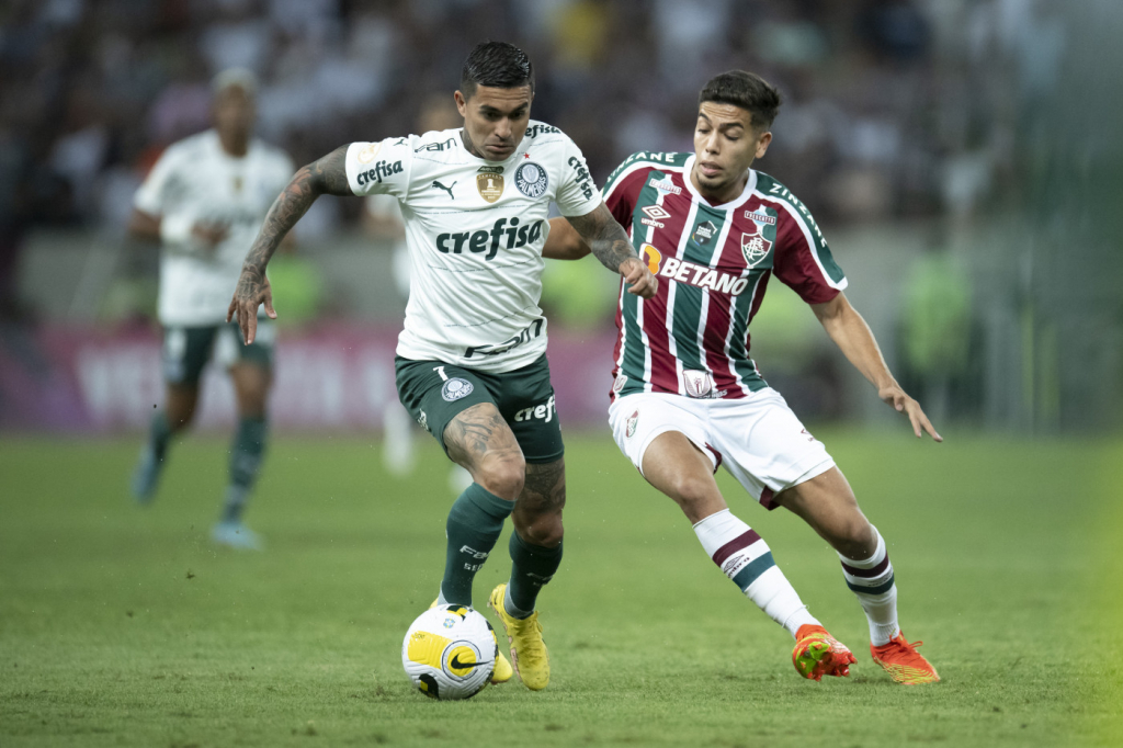 Palmeiras empata com Fluminense e mantém vantagem na liderança do Brasileirão