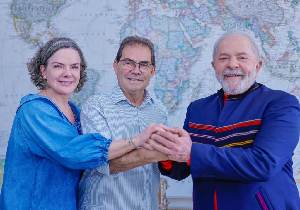 Lula e Gleisi Hoffmann se encontram com Paulinho da Força para conter crise gerada por vaias